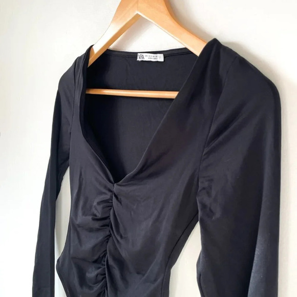 Zara Ruched Bodycon Long Sleeve V  Neck Bodysuit Black Size Small - Picture 3 of 7